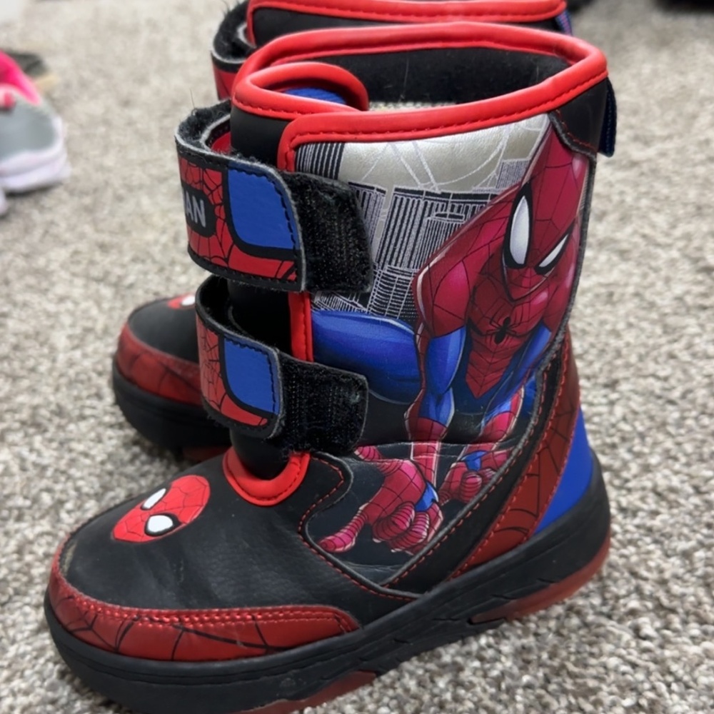 Spider-Man toddler boots size 9